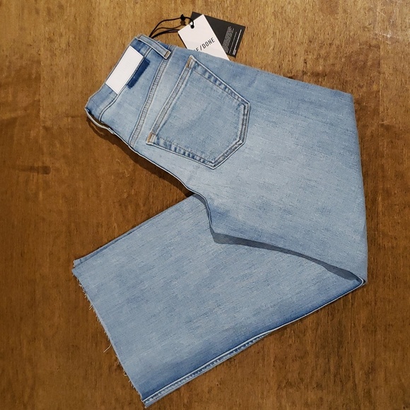 Re/Done Mid Rise Crop Stretch Jean Size 23 - Picture 1 of 8